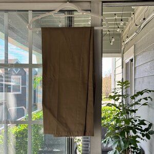 32x34 Dockers Classic Fit Khaki Pants